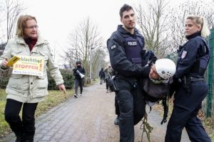 Verhaftung Foto Tierfabriken-Widerstand